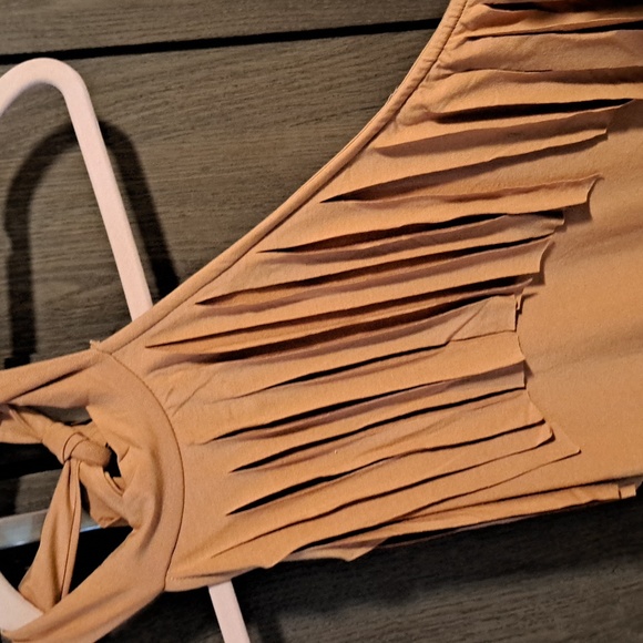 1 left New fringe halter top - Picture 9 of 13